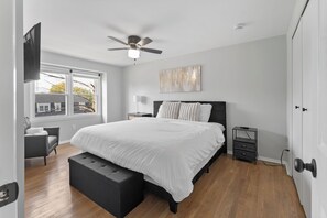 WiFi, bed sheets - Relaxed & Stylish Home in Baltimore (Baltimore)