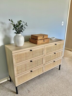 Interior - Spacious, Updated, Perfectly located Private Townhome (Vernon)