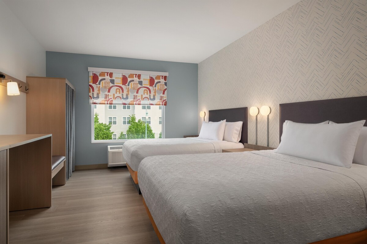 Studio Suite, 2 Queen Beds | WiFi (free)