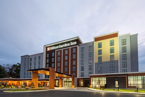 Hilton Garden Inn Kansas City Riverside - Parkville, MO