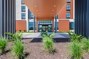 Exterior - Hilton Garden Inn Kansas City Riverside (Riverside)