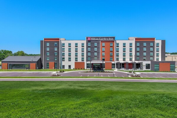 Hilton Garden Inn Kansas City Riverside - Kansas City, MO