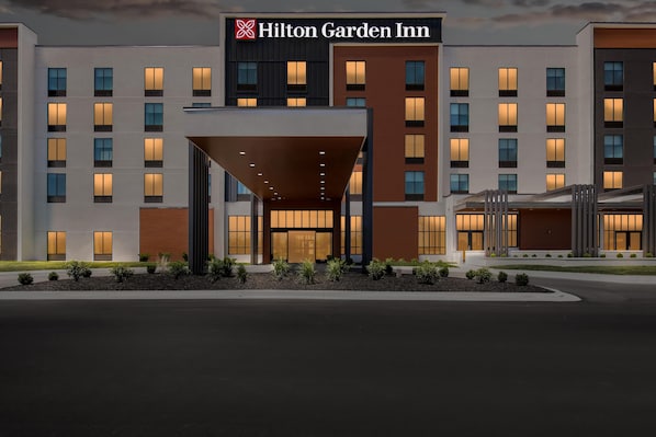 Exterior - Hilton Garden Inn Kansas City Riverside (Riverside)
