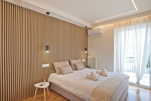 Iron/ironing board, Internet, bed sheets - Kary's Filopappou View 1BR Apartment (Athina)