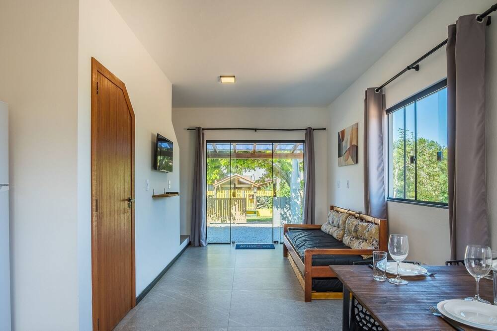 House w/ Suite and BBQ Grill in Imbituba Psl0002