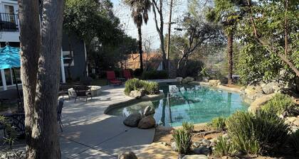 Remodeled 1919 Craftsman 3-bedroom house w/separate Pool House in Old Folsom