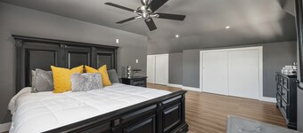 Historic Folsom Craftsman Retreat + Luxury Pool House • Pool • Walk to Su...