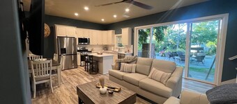 Historic Folsom Craftsman Retreat • Pool + Luxury Pool House • Walk to Sutter St