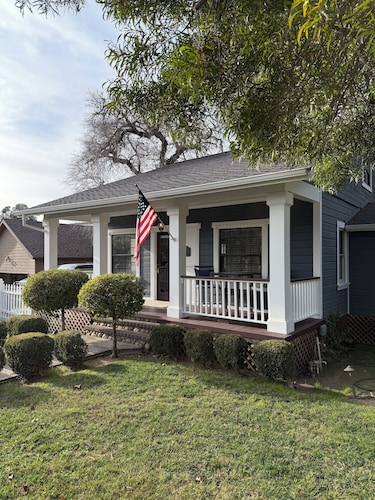 Historic Folsom Craftsman Retreat • Pool + Luxury Pool House • Walk to Sutter St