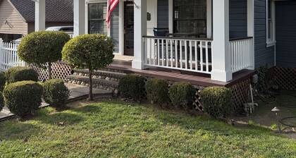 Historic Folsom Craftsman Retreat • Pool + Luxury Pool House • Walk to Sutter St