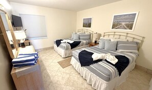 Iron/ironing board, free WiFi, bed sheets - Gateway Villas #295 “Coastal Villa Reatreat” (Fort Myers Beach)
