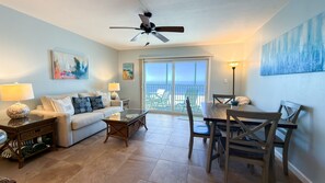 Dining - Gateway Villas #495 "The Tranquil Turtle" (Fort Myers Beach)