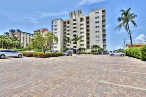 Exterior - Diamond Beach Villa - 2 Bedroom Beach Front (Fort Myers Beach)