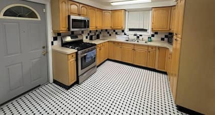 Fabulous 5-bedroom bungalow with AC in Atlantic City