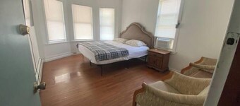 Fabulous 5-bedroom bungalow with AC in Atlantic City