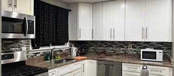 Spacious 4-bedroom building in peaceful Randallstown with AC