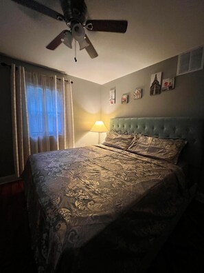 Een strijkplank/strijkijzer, internet