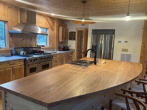 Mikrowelle, Ofen, Herdplatte, Geschirrspüler