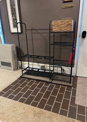 Interior - LOCATION, LOCATION, LOCATION! (Cortland)