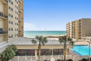Pool - Cozy 2-bedroom condo with AC in beautiful Panama City Beach (Panama City Beach)