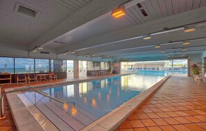 Pool - Cozy 2-bedroom condo with AC in beautiful Panama City Beach (Panama City Beach)