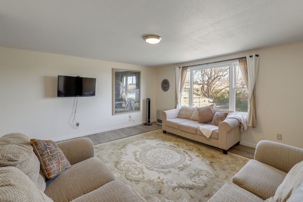 Riverton Vacation Rental | 2BR | 1BA | 1,100 Sq Ft | Stairs Required