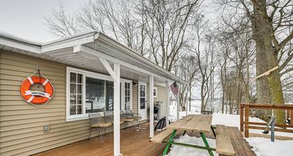 Deck & Fire Pit! Muskingum Fishing Cabin