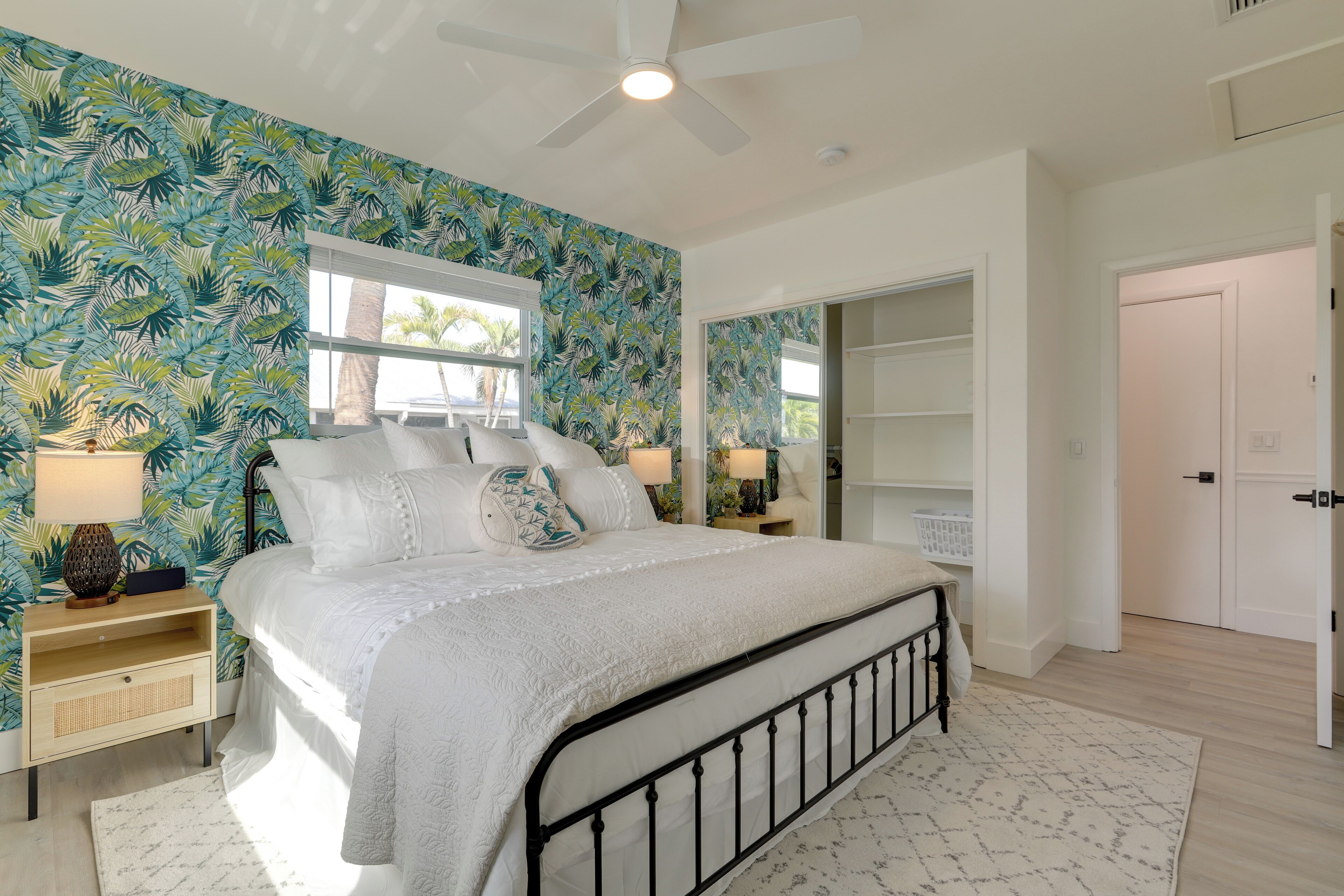 2 Schlafzimmer, Schreibtisch, Bügeleisen/Bügelbrett, Internetzugang