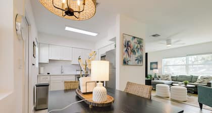 Intracoastal Getaway! North Palm Beach Apartment