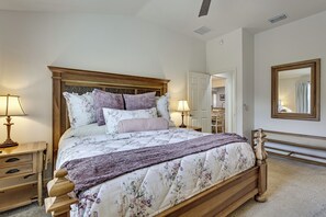 3 Schlafzimmer, Schreibtisch, Bügeleisen/Bügelbrett, Reisekinderbett