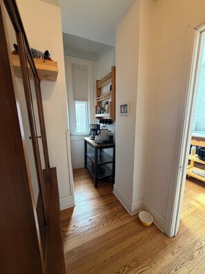 Interior - Fabulous 6-bedroom Mansion in Chicago perfect for your getaway. (Chicago)