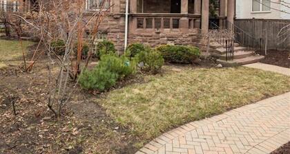 Fabulous 6-bedroom Mansion in Chicago perfect for your getaway.