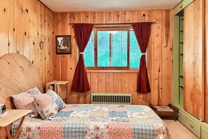 Iron/ironing board, Internet, bed sheets