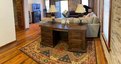 Cozy 1-bedroom furnished loft style apartment overlooking downtown Tolar.
