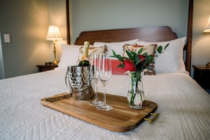 1 slaapkamer, een strijkplank/strijkijzer, gratis wifi, beddengoed