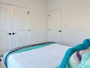 2 間睡房、熨斗/熨衫板、Wi-Fi、床單