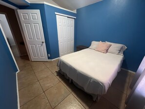 Ferros/tábuas de passar roupa, Wi-Fi, roupa de cama