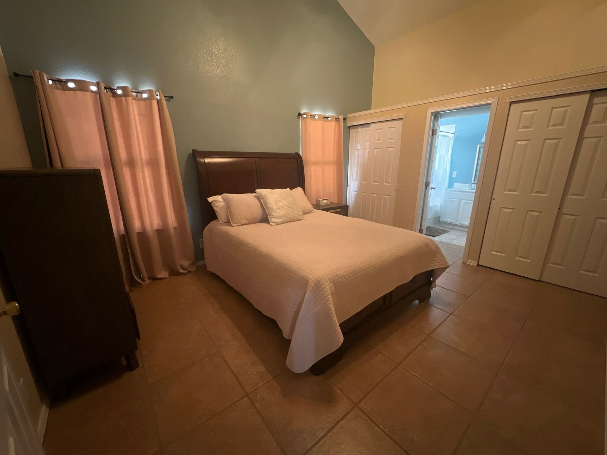 熨斗/熨衣板、WiFi、床单