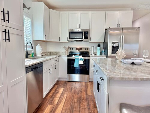 Sea Turtle Hideaway: Shell Yeah to Beach Vibes!