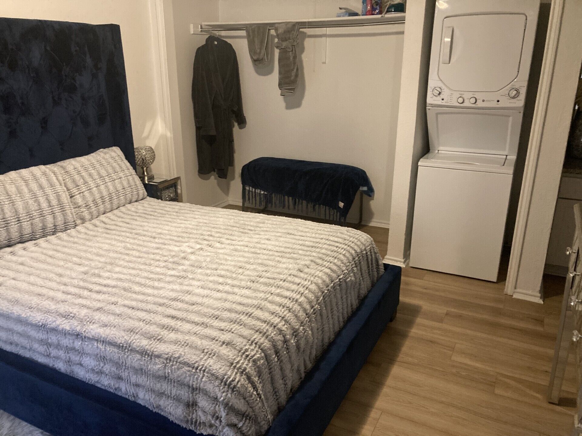 Iron/ironing board, internet, bed sheets