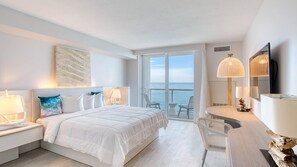 Tabla de planchar con plancha, wifi gratis y ropa de cama 