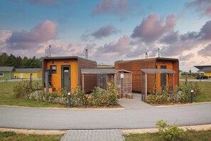 Exterior - Tiny House (Pod) Janne #19 at Bärwalder See - SKAN-PARK (Klitten)