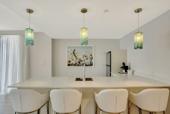 Fridge, microwave, oven, coffee/tea maker