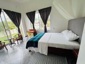 3 bedrooms, desk, iron/ironing board, free WiFi