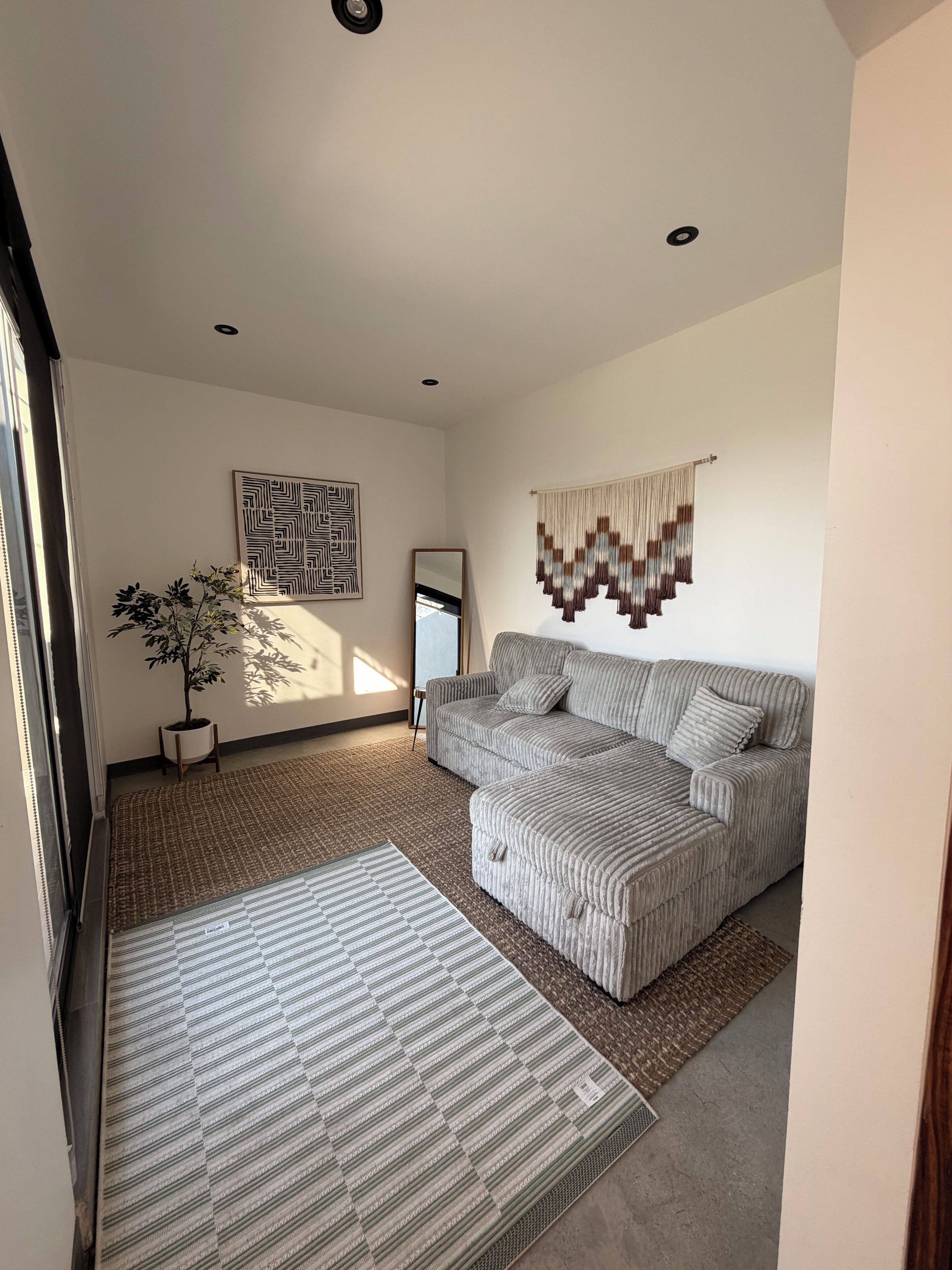 Suite, Balcony | Living area