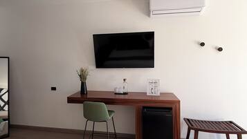 Standardzimmer | Laptopgeeigneter Arbeitsplatz, Bügeleisen/Bügelbrett, kostenloses WLAN