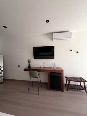 Standardzimmer | Laptopgeeigneter Arbeitsplatz, Bügeleisen/Bügelbrett, kostenloses WLAN