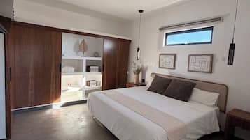 套房, 阳台 | 笔记本电脑工作区、熨斗/熨板、免费 WiFi