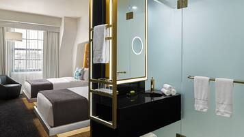 Iron/ironing board, free WiFi, bed sheets