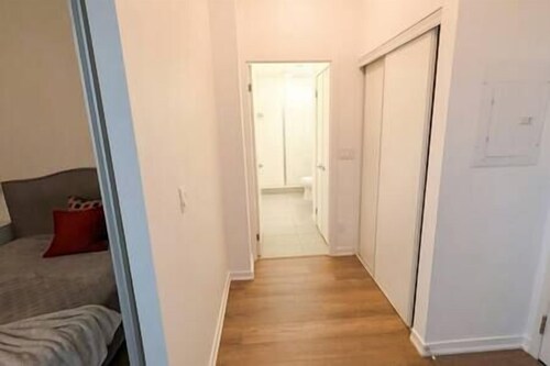 Sleek 1BR Suite in Liberty Village w/ Full Gym